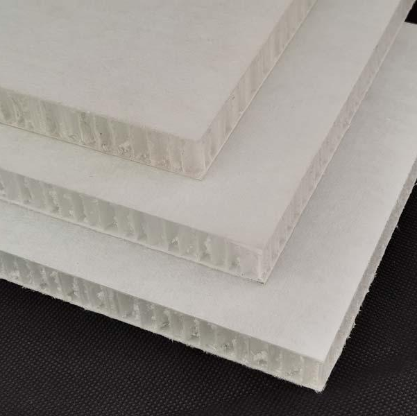 CFRT熱塑性(xing)複合材料(liào)車廂闆：未(wèi)來廂式貨(huò)車行業發(fā)展方向